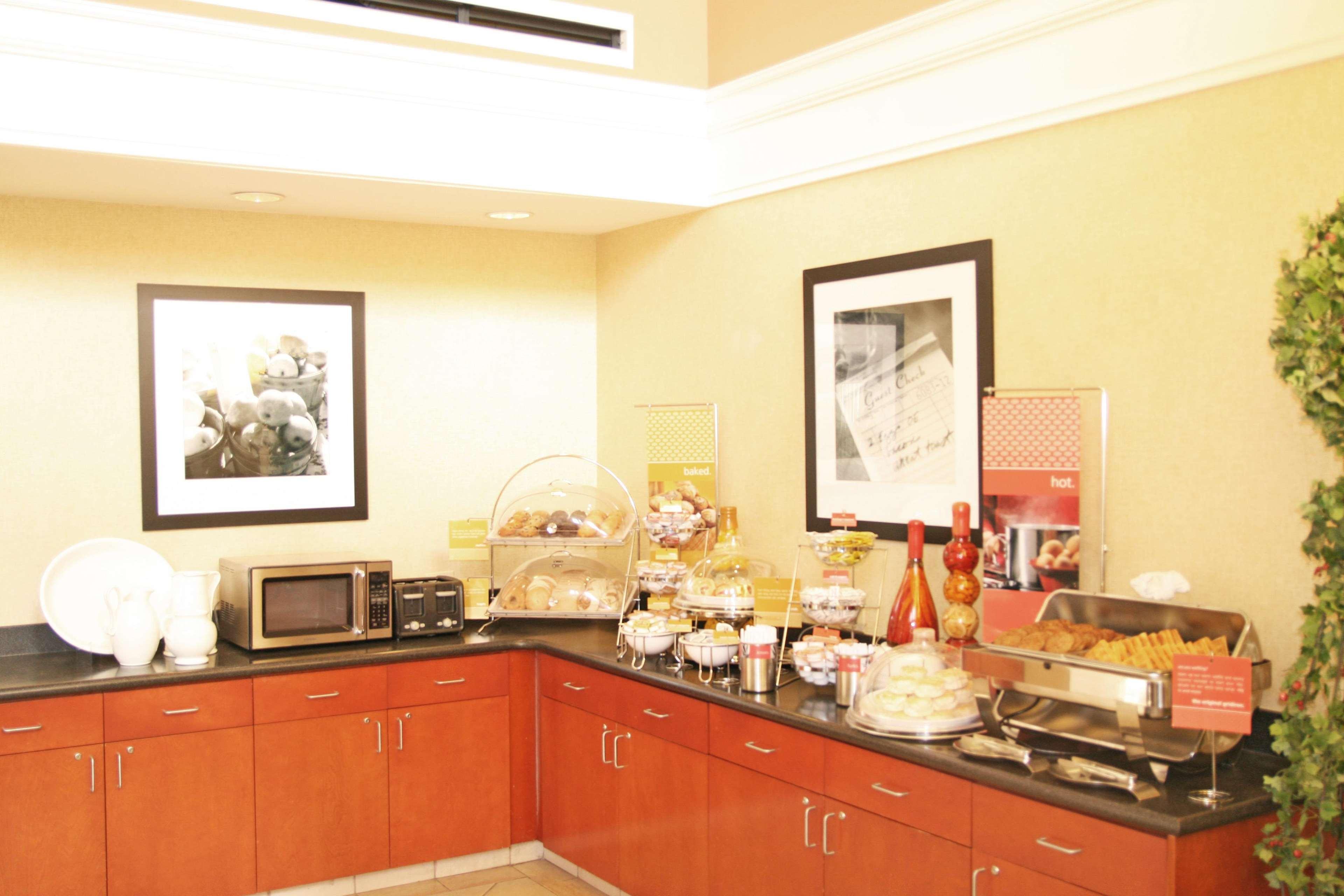 Hampton Inn & Suites-Atlanta Airport North-I-85 Hapeville Restaurant photo