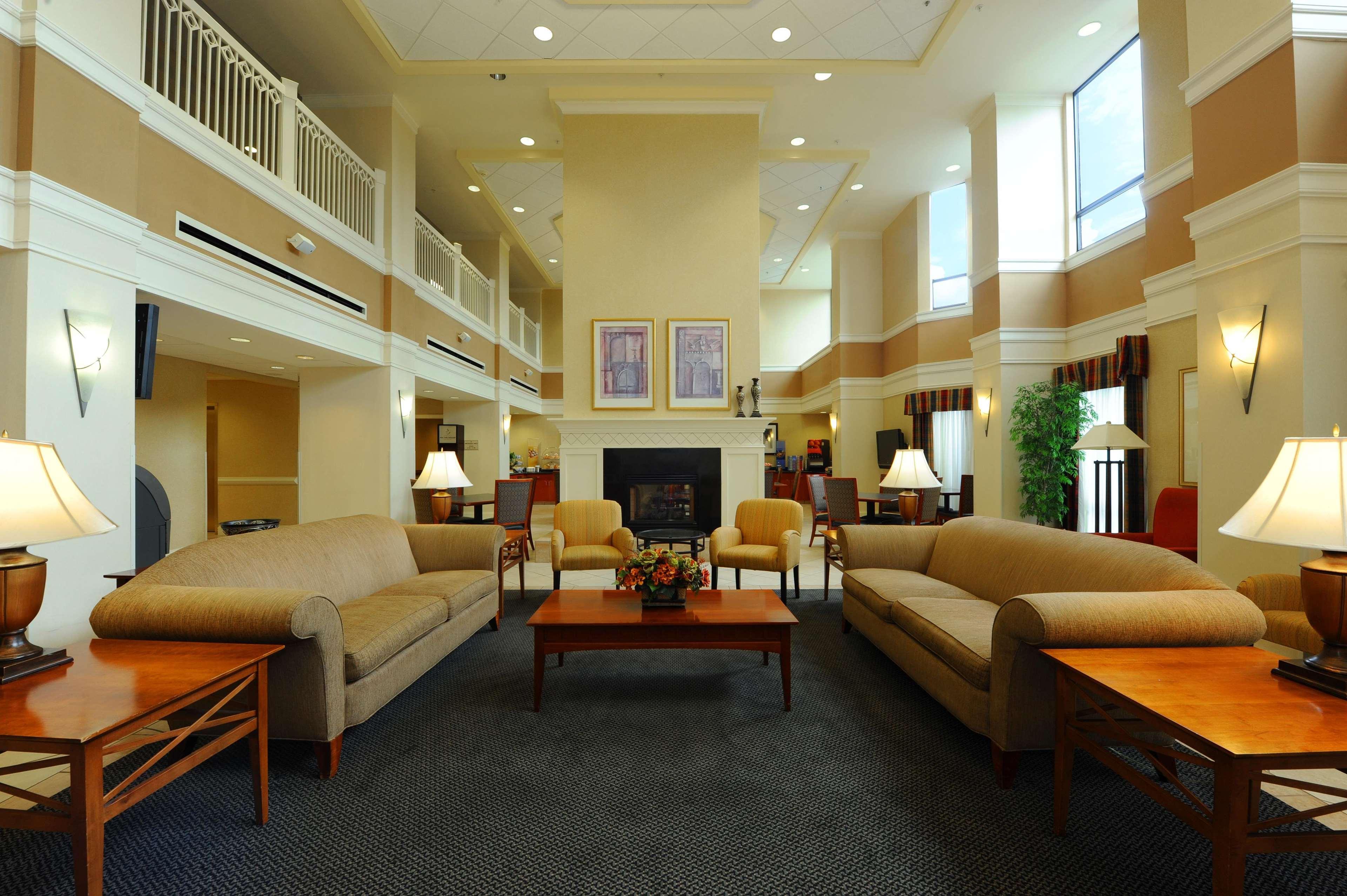 Hampton Inn & Suites-Atlanta Airport North-I-85 Hapeville Exterior photo