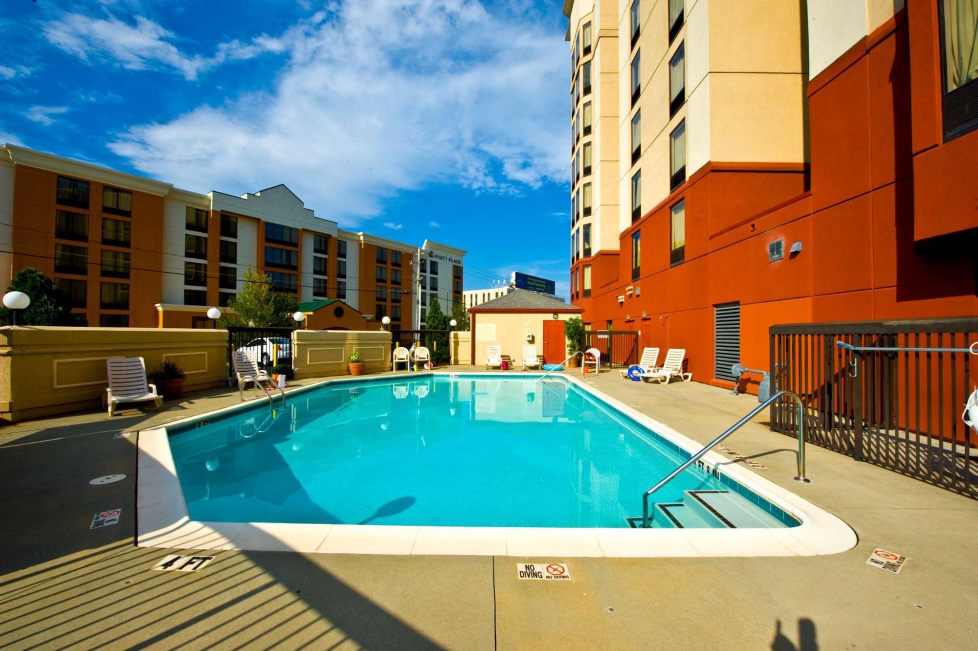 Hampton Inn & Suites-Atlanta Airport North-I-85 Hapeville Exterior photo