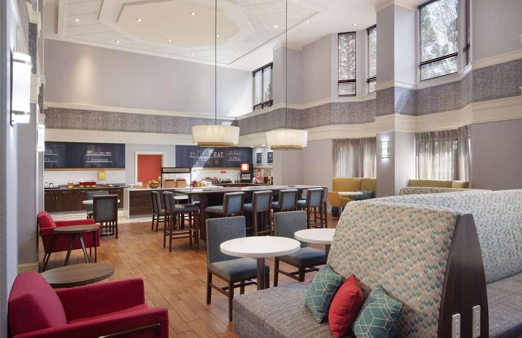 Hampton Inn & Suites-Atlanta Airport North-I-85 Hapeville Restaurant photo